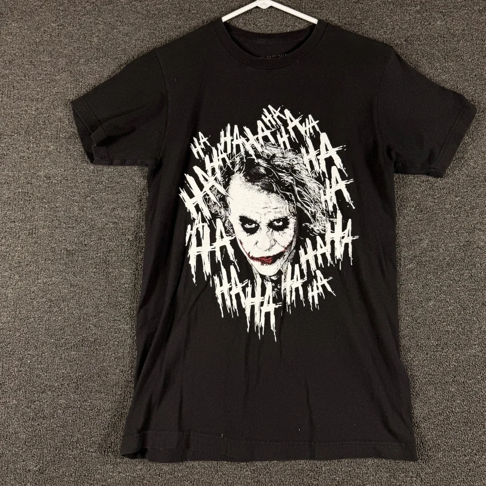 The Dark Knight Trilogy Joker HA HA HA Graphic T-Shirt Black Mens Small SM